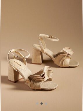 Larroude Womens Selena Ruffle Sandal Ankle Buckle Block Heel Size 6